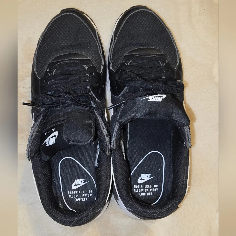WOMENS NIKE EXCEE AIRMAX SZ 9- EUC - Picture 4 of 8